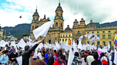 Nueva firma acerca la paz definitiva
