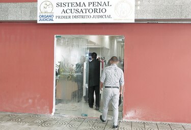 Jueces presentan plan para reactivar la justicia