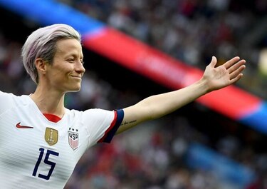 Megan Rapinoe ayuda en el triunfo de Estados Unidos