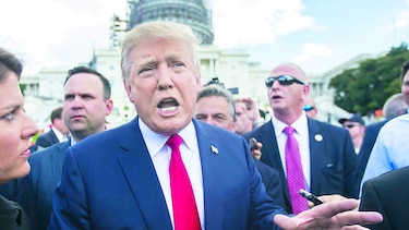 Aumenta venta de piñatas de Donald Trump