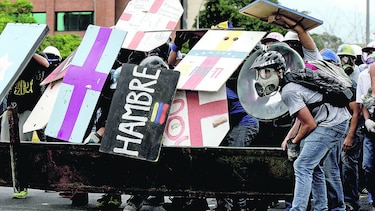 Arrestos y rechazo a constituyente