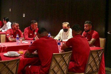 Cortizo se reúne con jugadores de la selección de Panamá, previo a su encuentro ante Canadá 