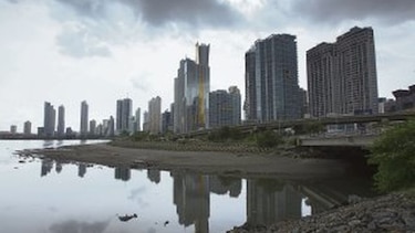 Río que brilla, río que muere