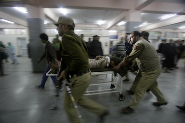 Hospitalizados 200 policías en India por intoxicación alimentaria