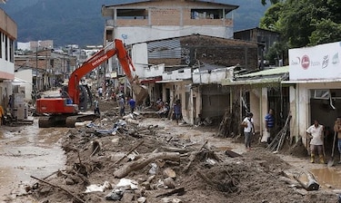 Colombia: frenética búsqueda de víctimas tras inundaciones
