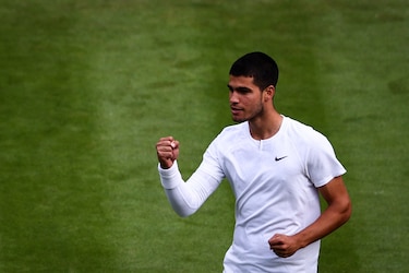 El tenista español Carlos Alcaraz llega a octavos de final en Wimbledon con un recital