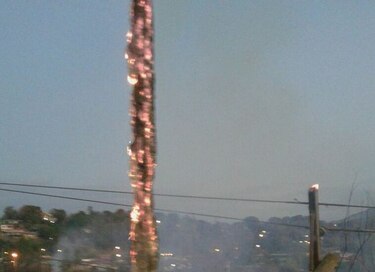 Incendio destruye tres postes del tendido eléctrico en Arraiján