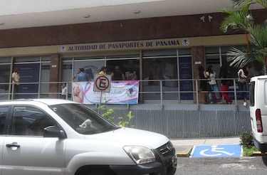 Aprueban traslado de partida para comprar materiales de pasaportes
