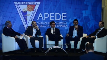 Empresarios analizan retos en el sector eléctrico