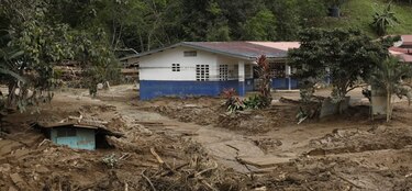 Hay 62 personas ‘no localizadas’ y continúan incomunicadas 168 en zonas de deslaves e inundaciones