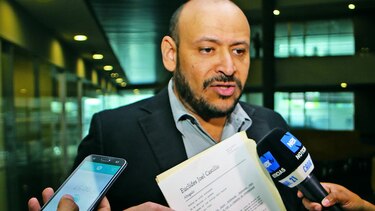 Denuncian a diputados de Comisión de Credenciales