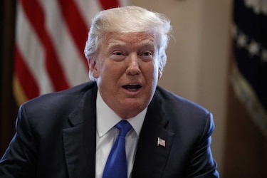 Donald Trump propone acuerdo de dos fases en política migratoria