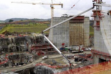 Más de 333 millones de toneladas de carga pasaron por el Canal