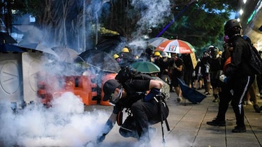 Incidentes durante nueva y masiva marcha prodemocracia en Hong Kong