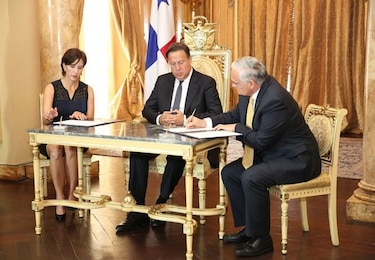 Ministerio de Ambiente y ACP firman contratos para reservorios en cuencas
