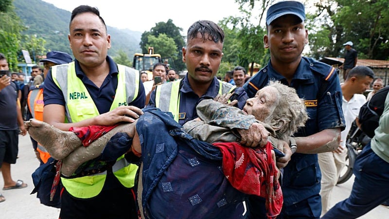 Avalancha en la frontera entre Nepal y Tíbet deja más de 150 muertos y centenares de desaparecidos