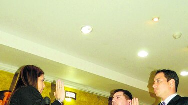 Alcalde Moley insta a suspender patentes