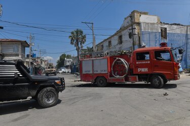 La tensión vuelve a Haití con ataques, saqueos e incendios