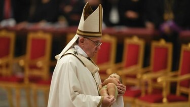Francisco criticó el materialismo en Navidad y pidió pensar en niños abandonados