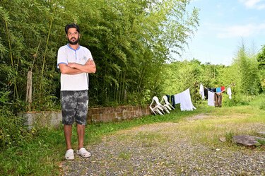 Los migrantes salvados del mar que caen en el olvido en Europa