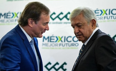 López Obrador y empresarios acuerdan otorgar becas y trabajo para jóvenes mexicanos