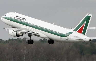 Alitalia deja de volar a Venezuela por millonaria deuda del gobierno