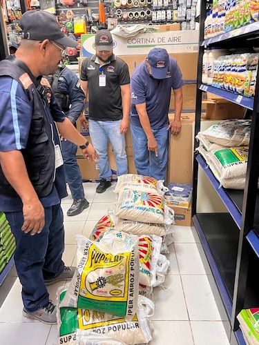 Acodeco decomisa más de 1,500 libras de arroz contaminado