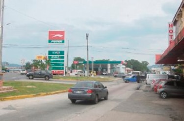 Limpian drenajes que causan inundaciones en vía penonomeña