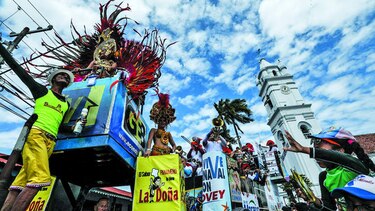 Fiesta, culecos y disfraces