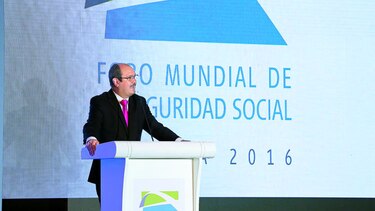 Estivenson Girón inaugura foro en compañía del Ejecutivo