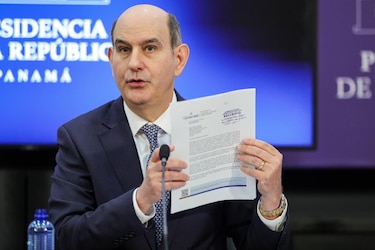 Chapman vuelve a defender transferencias del MEF y dice que ya habló con Juan Diego Vásquez 