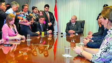 El Congreso suspende debate de reelección