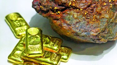 Negocian con oro ilegal