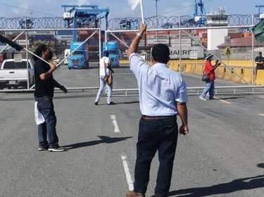 Cierre de acceso al puerto de Manzanillo afectó la conectividad
