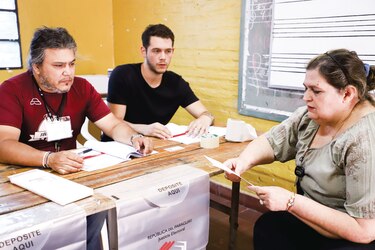 Paraguay elige a candidatos para comicios del 2023