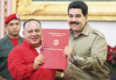 Maduro consigue poderes especiales
