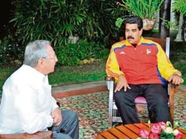 Maduro se reúne con Raúl Castro