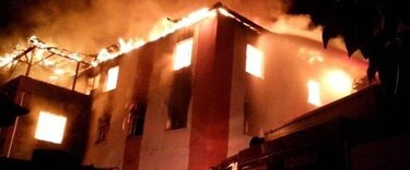 Al menos 12 muertos en incendio de una residencia escolar en Turquía