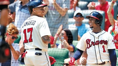 Bravos vencen a Diamondbacks en un duelo en que jugaron Camargo y Delgado
