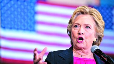 Clinton y Trump retoman su campaña electoral