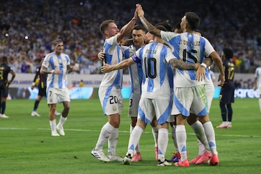 Argentina, a ‘semis’ al vencer en penaltis a Ecuador y espera por Venezuela o Canadá