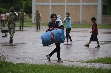 México: más de 4 mil 200 personas son evacuadas ante llegada de Willa