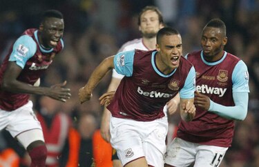 Agredido y derrotado; Manchester United se aleja de la Champions