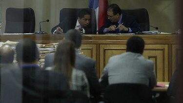 Juez decidirá en 30 días fallo tras finalizar audiencia por la muerte de neonatos