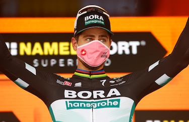 El Giro de Italia pierde a dos equipos, pero gana con Peter Sagan