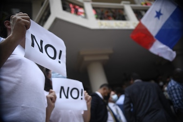 Ley 256 de 2021: el litigio entre la DGI y los gremios profesionales
