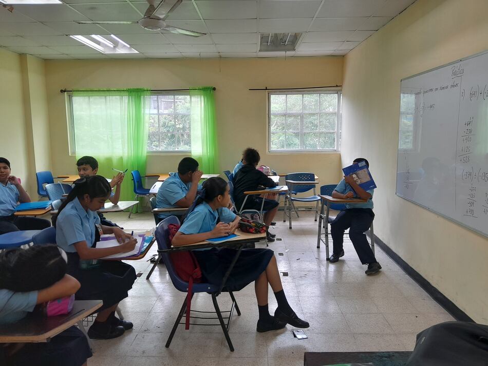 Evaluaciones del primer trimestre escolar inician entre paros y estrategias de refuerzo educativo