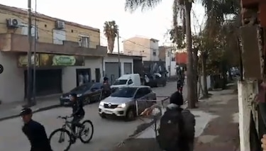Decenas de detenidos tras robos en tiendas y supermercados en Argentina