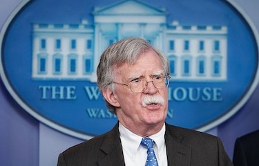 Trump niega haber dicho a Bolton que ayuda a Ucrania estaba ligada a investigación