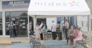 Programas de asistencia social han costado $900 millones